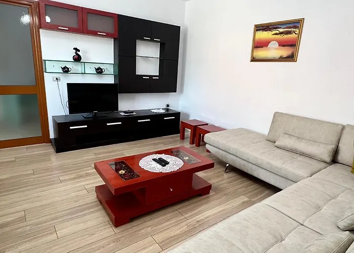 דירה Comfort Home-apartment טיראנה